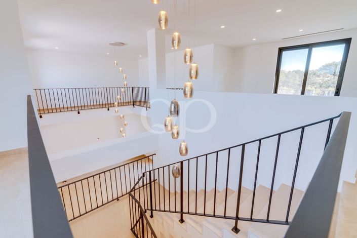 Image No.4-4 Bed House for sale