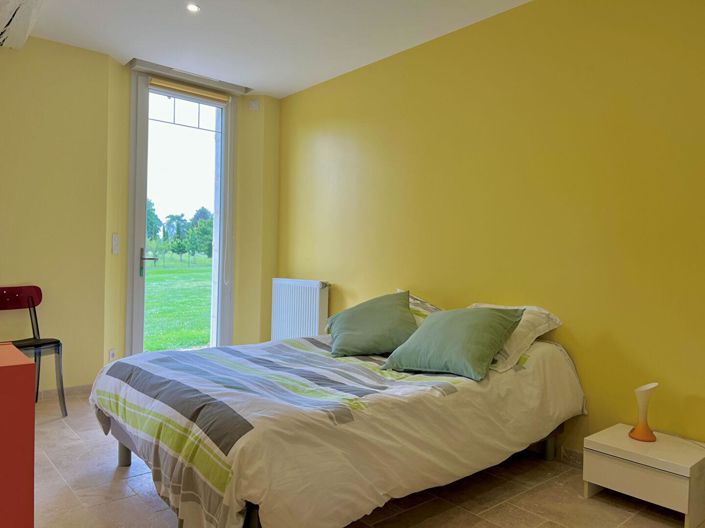 Image No.11-6 Bed House for sale