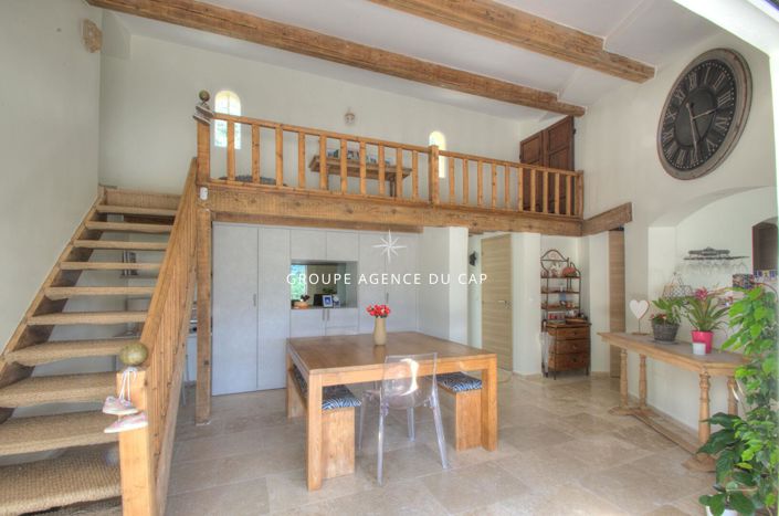 Image No.10-3 Bed House for sale