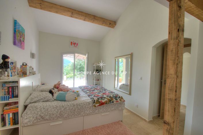 Image No.15-3 Bed House for sale