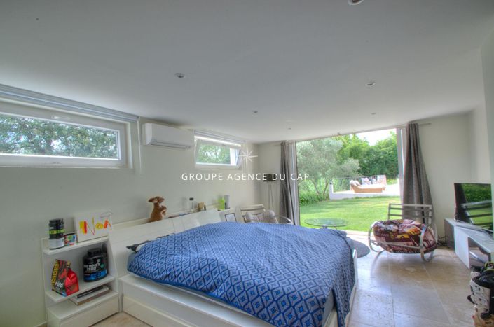 Image No.18-3 Bed House for sale