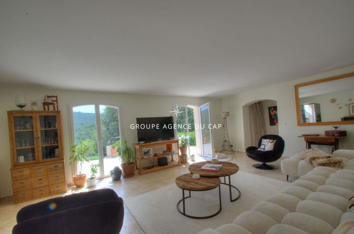 Image No.9-3 Bed House for sale