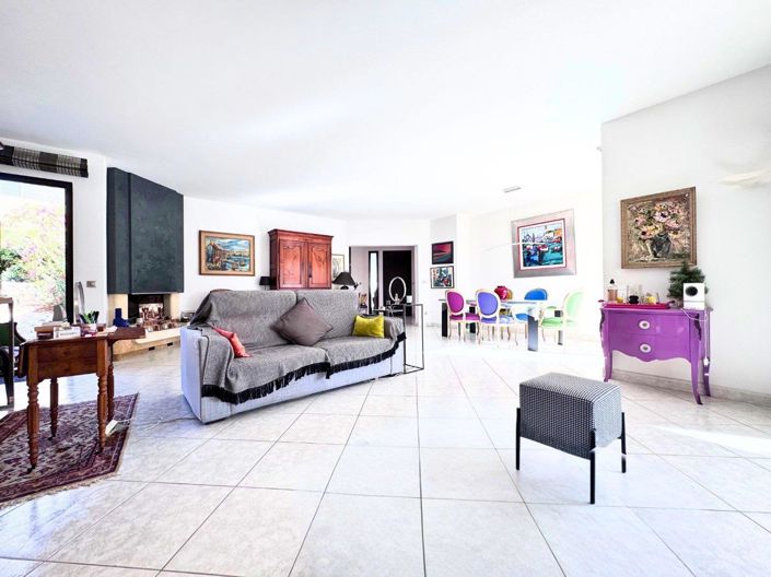 Image No.7-4 Bed House for sale