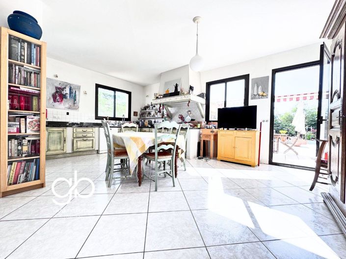 Image No.9-4 Bed House for sale