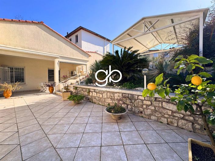 Image No.2-4 Bed House for sale