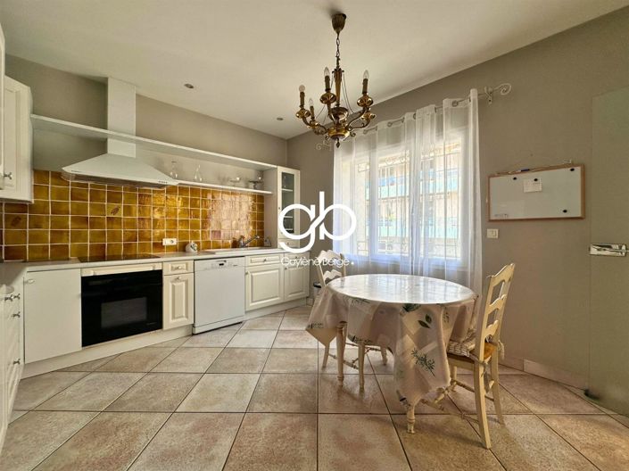 Image No.8-4 Bed House for sale