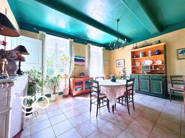 Image No.6-4 Bed House for sale