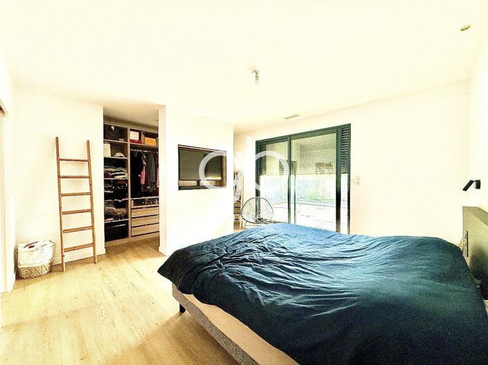 Image No.10-4 Bed House for sale