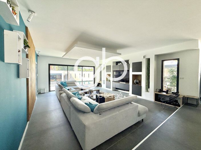 Image No.3-4 Bed House for sale