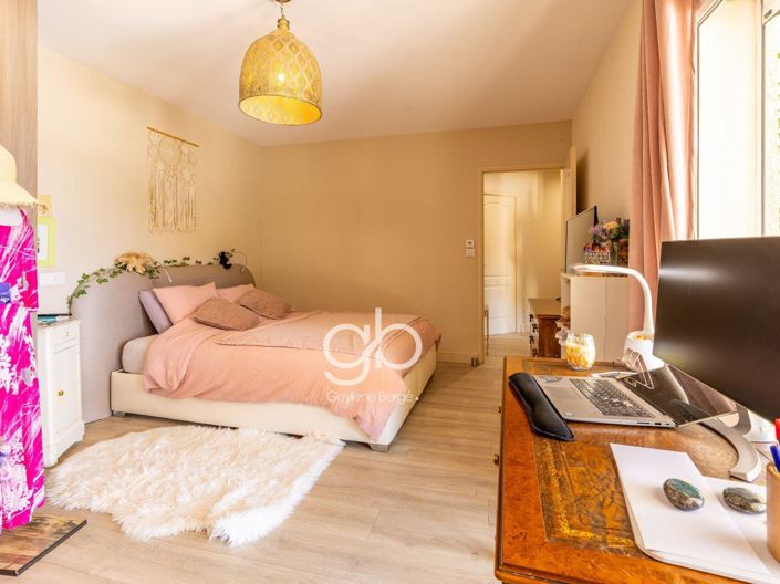 Image No.21-4 Bed House for sale