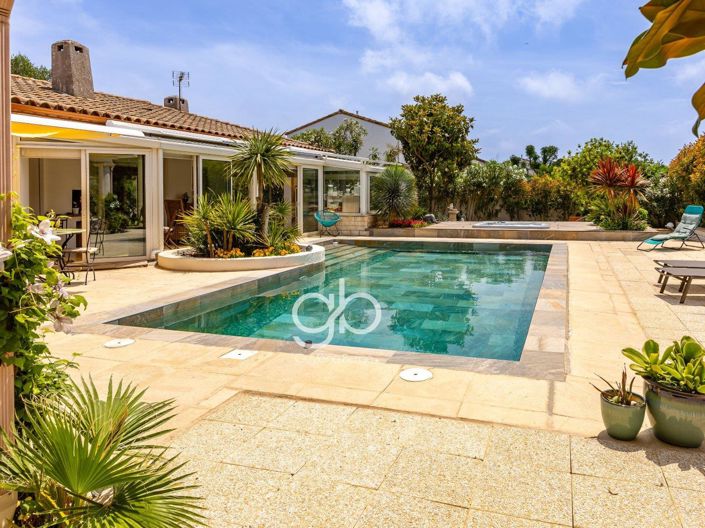 Image No.7-4 Bed House for sale