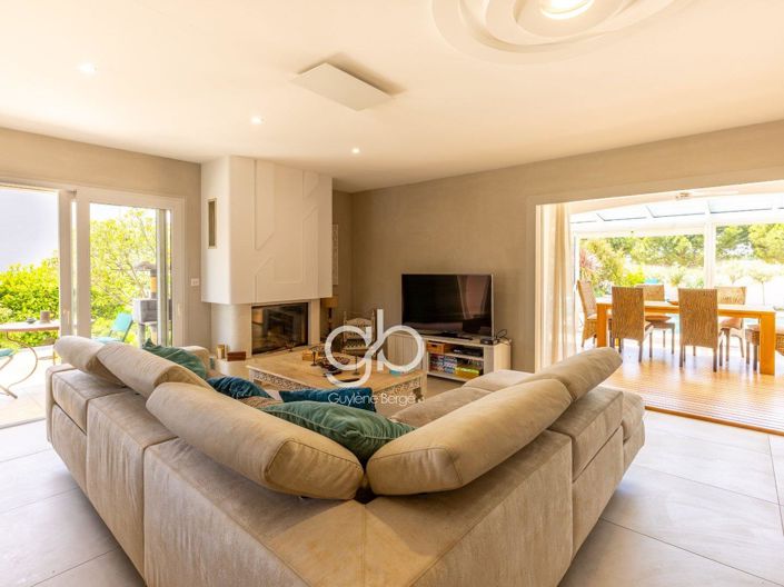 Image No.7-4 Bed House for sale