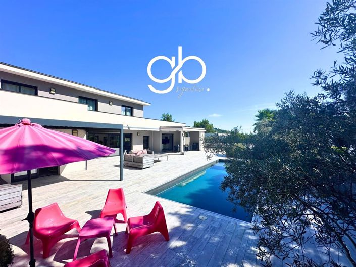 Image No.2-5 Bed House for sale