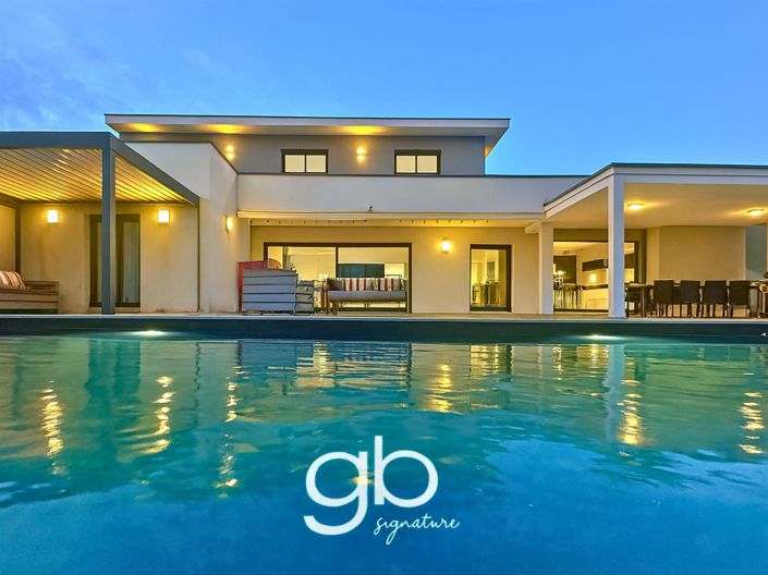 Image No.3-5 Bed House for sale