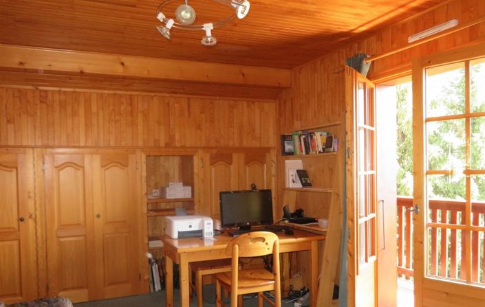 Image No.10-3 Bed House for sale