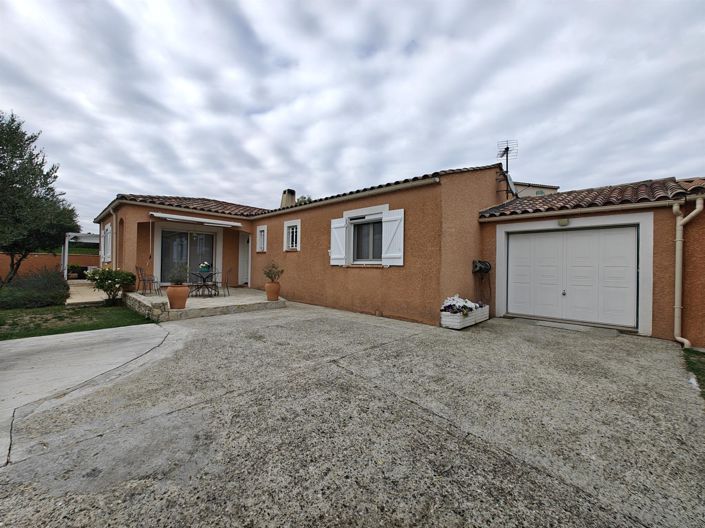 Image No.1-4 Bed House for sale