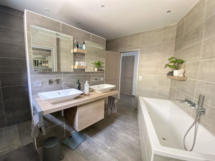 Image No.11-4 Bed House for sale