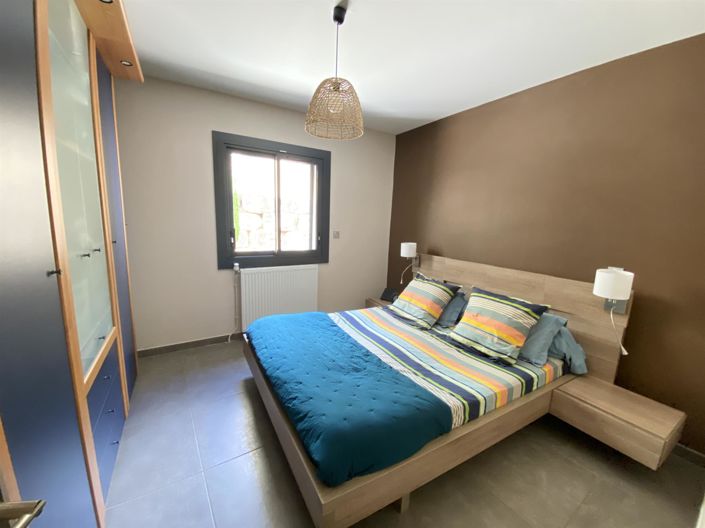 Image No.12-4 Bed House for sale