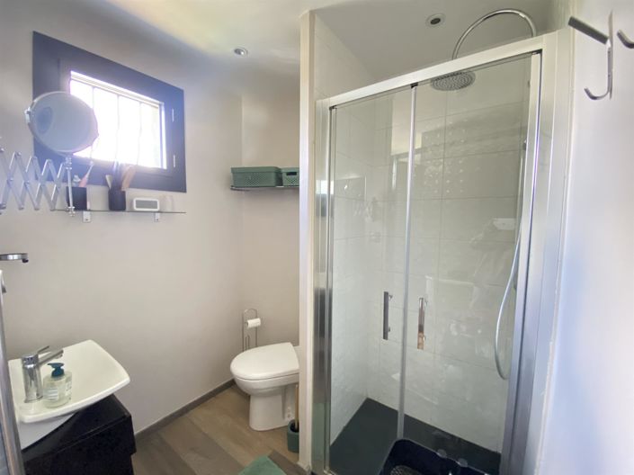 Image No.18-4 Bed House for sale