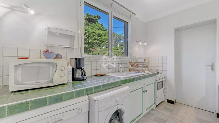 Image No.11-7 Bed House for sale