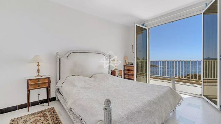 Image No.12-7 Bed House for sale