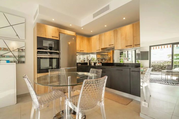 Image No.5-Appartement de 2 chambres à vendre à Cannes