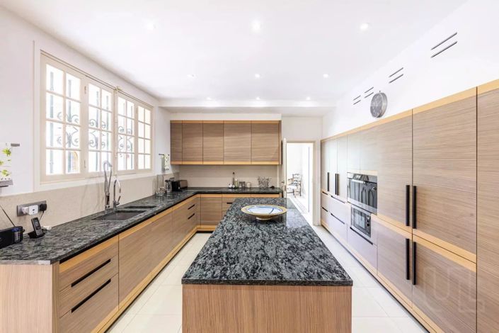 Image No.6-Maison de 9 chambres à vendre à Châteauneuf-Grasse