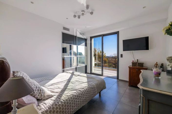 Image No.15-4 Bed House for sale