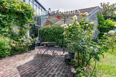 1 - Senlis, House