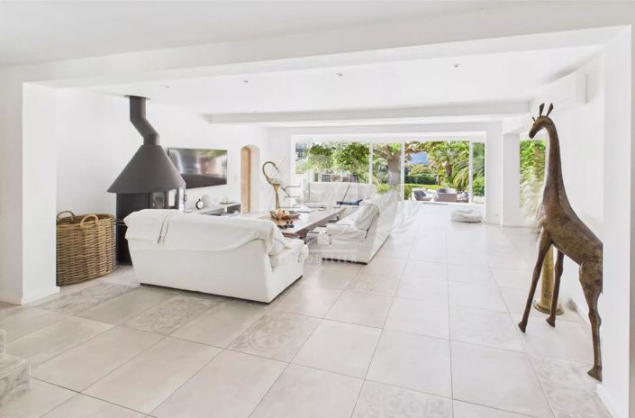 Image No.11-5 Bed House for sale