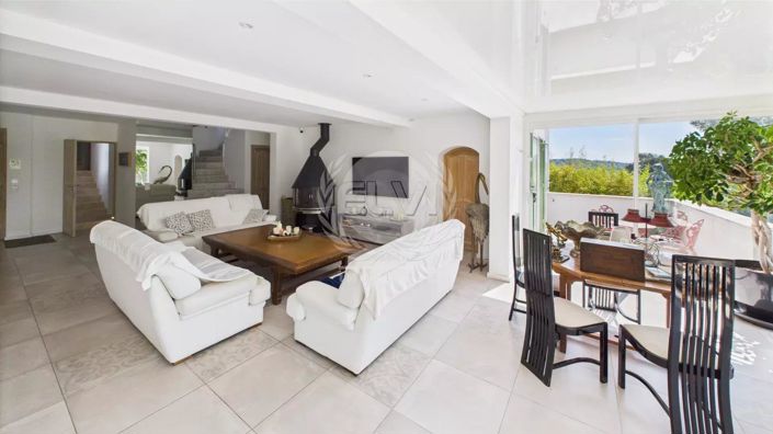 Image No.14-5 Bed House for sale