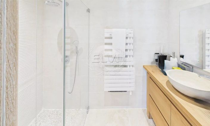 Image No.31-5 Bed House for sale