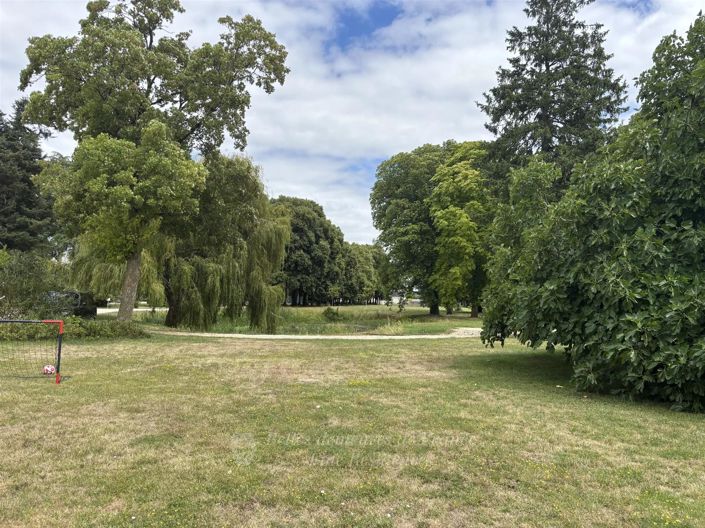 Image No.8-20 Bed House for sale