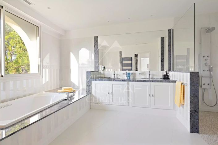 Image No.9-Maison de 8 chambres à vendre à Mouans-Sartoux