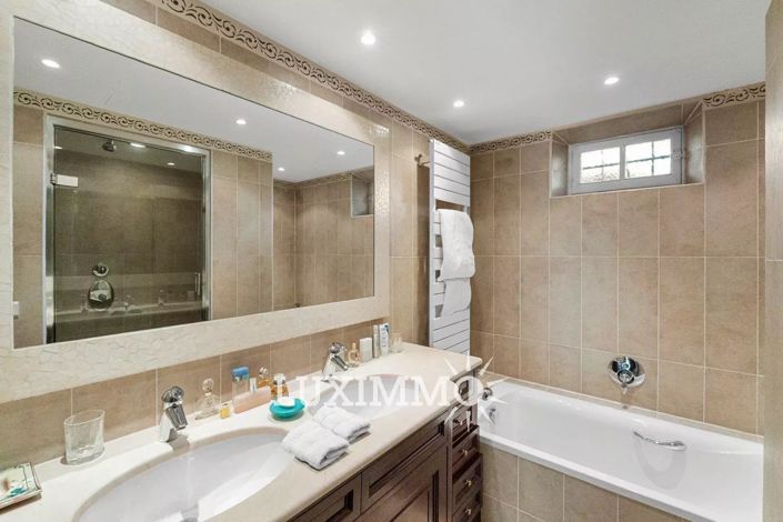 Image No.10-4 Bed House for sale