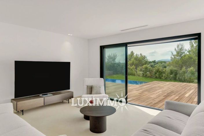 Image No.4-4 Bed House for sale