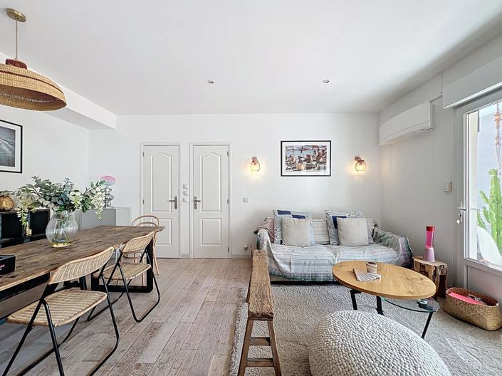 Image No.2-Appartement de 2 chambres à vendre à Cannes