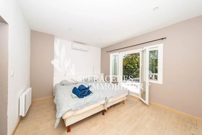 Image No.18-5 Bed House for sale