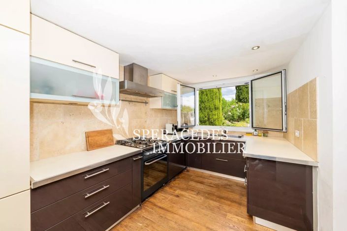 Image No.7-5 Bed House for sale