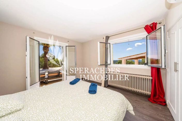 Image No.9-5 Bed House for sale