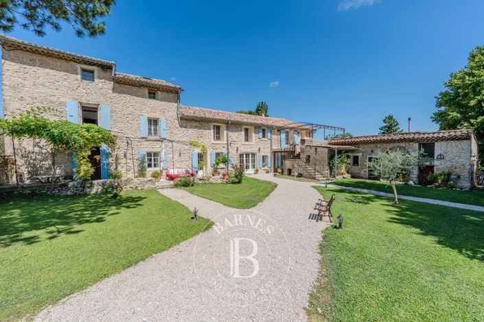 Image No.1-8 Bed House for sale
