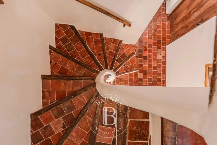 Image No.22-8 Bed House for sale