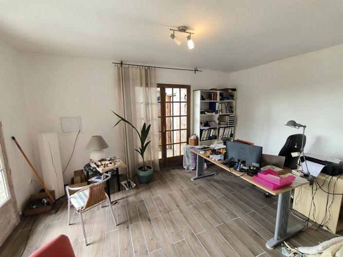 Image No.18-5 Bed House for sale