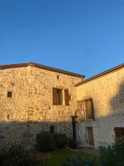 Image No.1-9 Bed House for sale