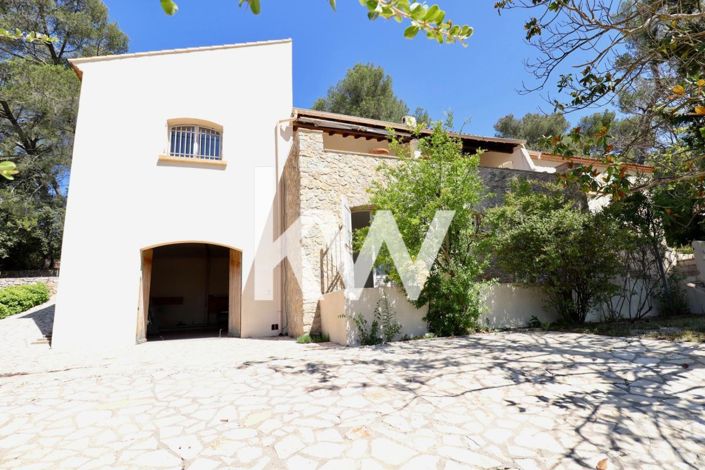 Image No.1-4 Bed House for sale