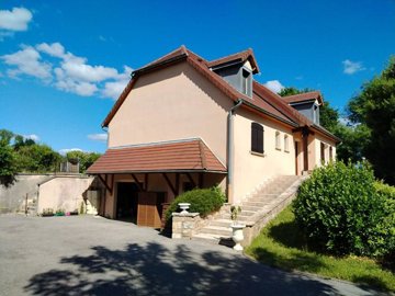 1 - Aumont, House