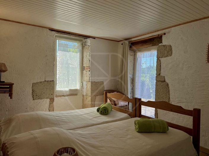 Image No.14-10 Bed House for sale