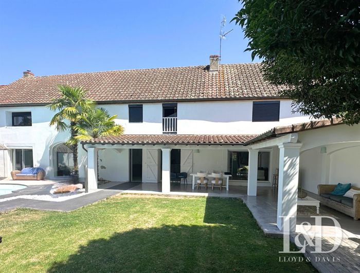 Image No.1-4 Bed House for sale