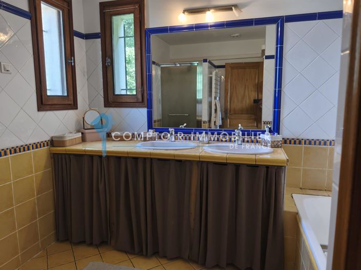 Image No.6-4 Bed House for sale