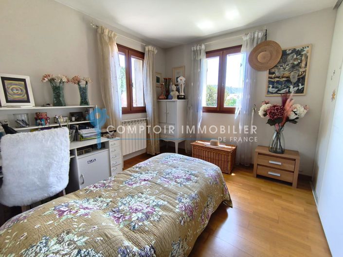 Image No.9-4 Bed House for sale